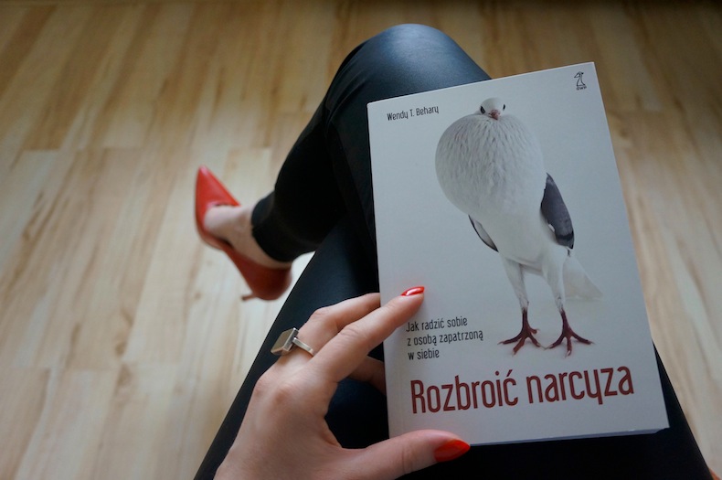 rozbroić narcyza 1